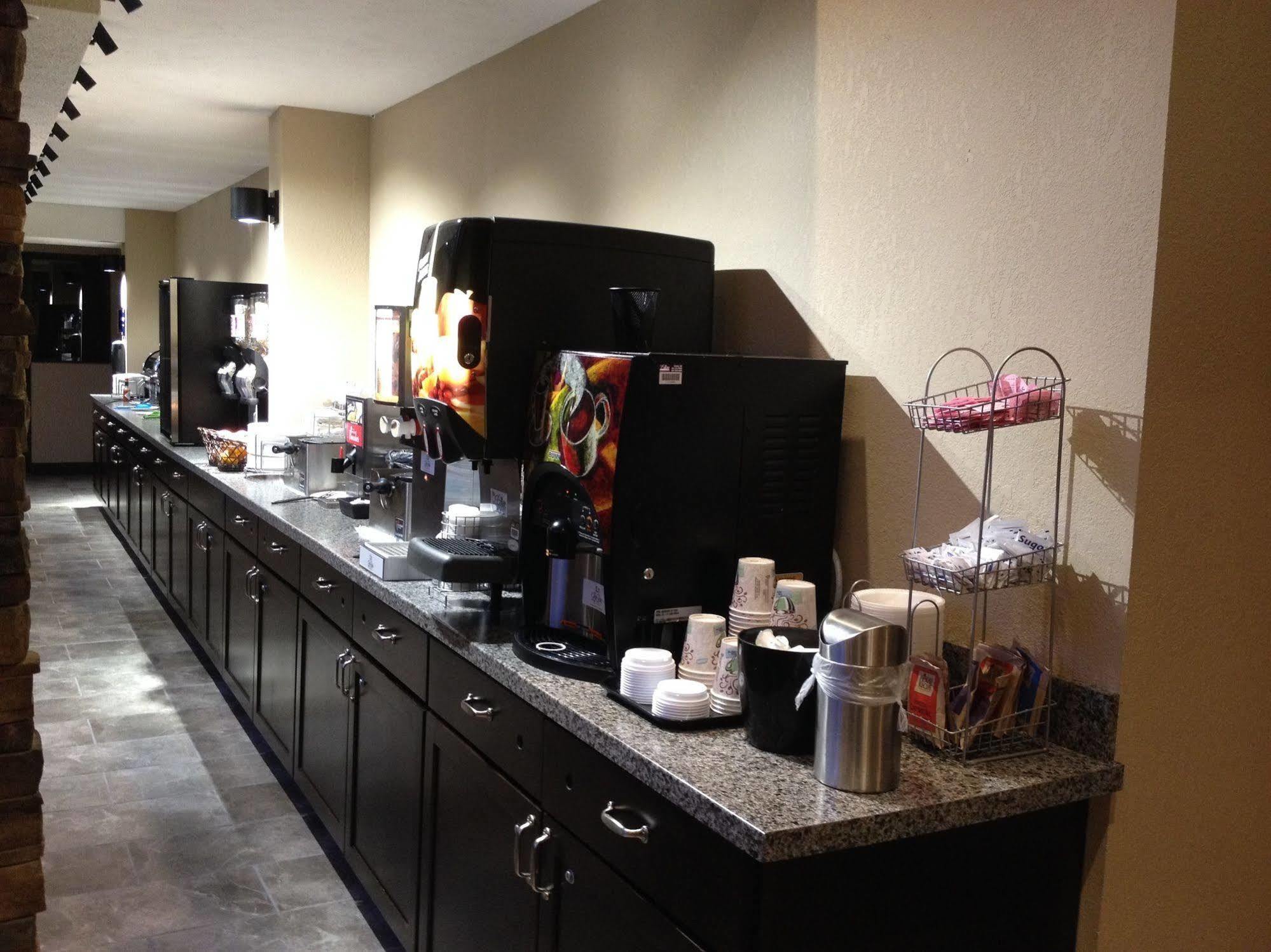 Boarders Inn & Suites By Cobblestone Hotels - Grand Island Eksteriør bilde